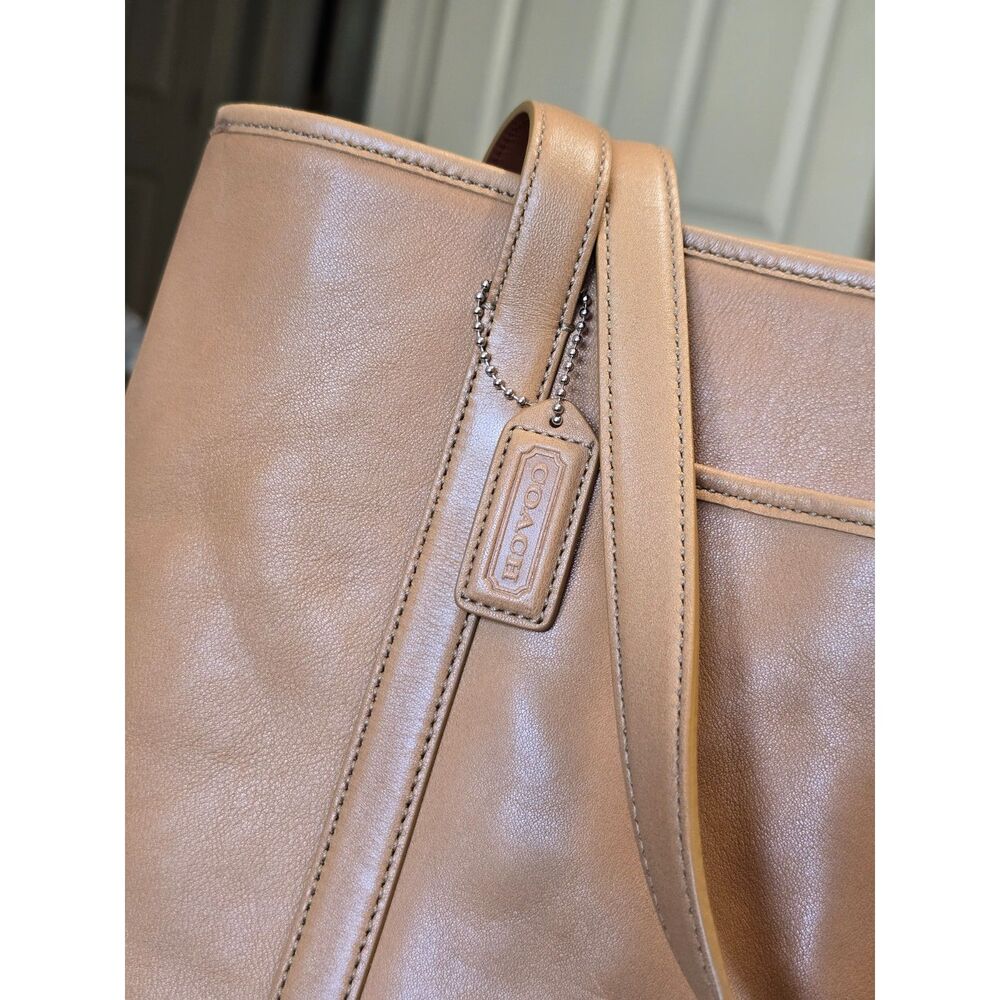 Vintage Coach Hampton Tote #5187 Leather Tote Bag - Picture 11 of 16